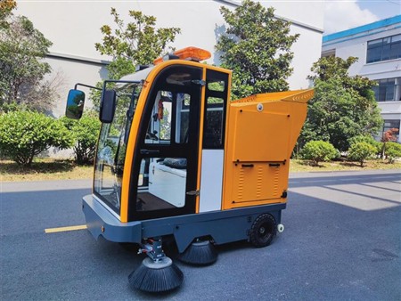 Giải Pháp Xanh: Thiết Bị Môi Trường Quét Rác, Bụi Đường Phố Hiện Đại