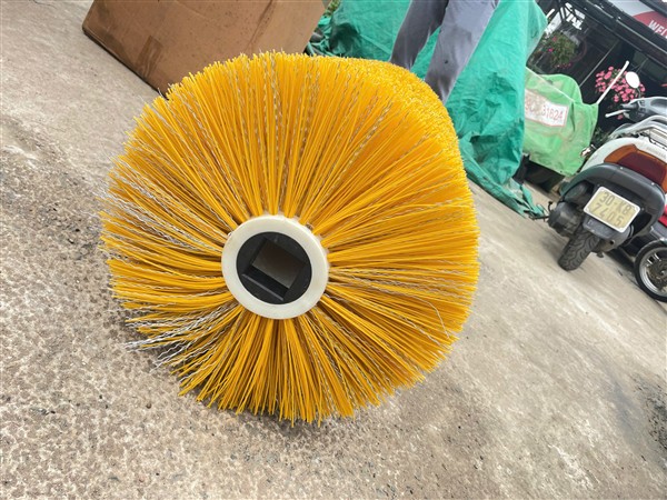 Chổi giữa xe quét đường chiều dài 750mm, đường kính 400mm