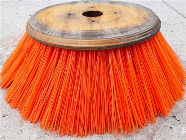 Chổi bên xe Tennant