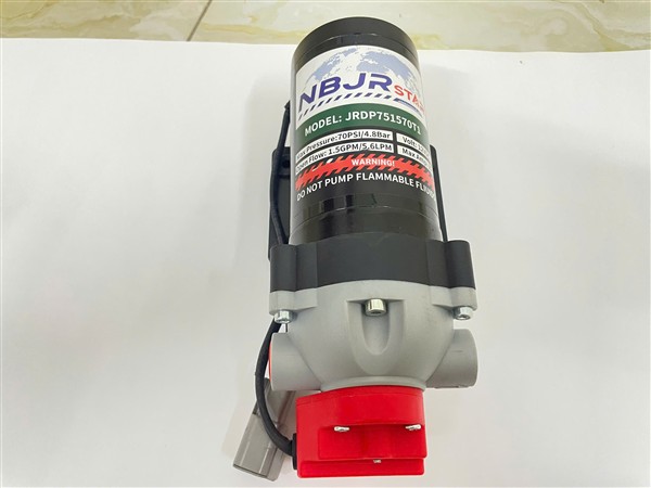 Máy bơm nước áp lực dùng cho xe quét đường isuzu, dongfeng