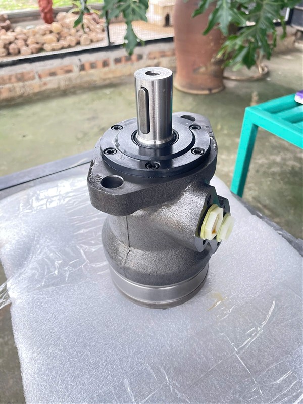 Mô tơ thuỷ lực dùng cho xe quét đường isuzu, dongfeng