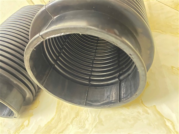 Ống hút bụi bằng cao su dùng cho xe quét đường isuzu, dongfeng đường kính 200mm, chiều dài 700mm