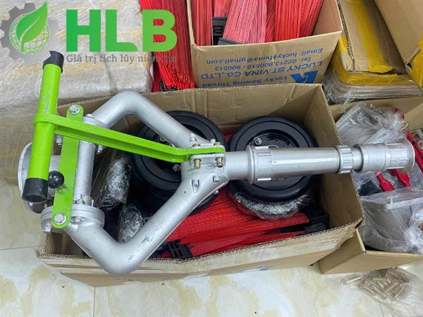 Súng phun nước xe rửa đường tưới cây xoay 360