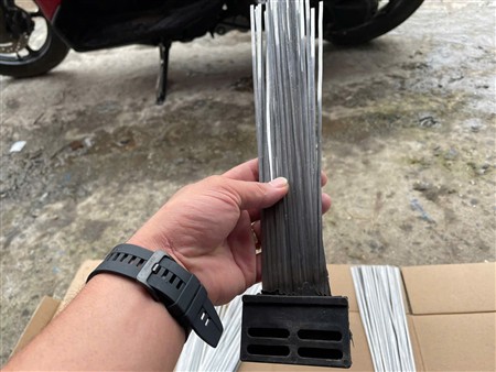 Tép chổi sắt xe quét đường L76mm