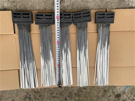 Tép chổi sắt xe quét đường L76mm