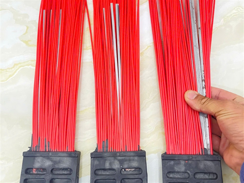 Tép chổi nhựa pha thép quét đường l76mm